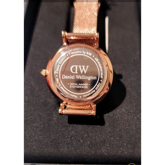 Daniel Wellington Petite Melrose Women's Watch Stainless Steel Quartz Rose Gold - Picture 2 of 6